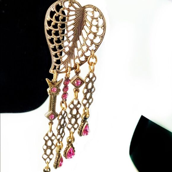 Banana Bob filagree heart deep pink crystal chandelier earrings vintage new - Picture 9 of 10